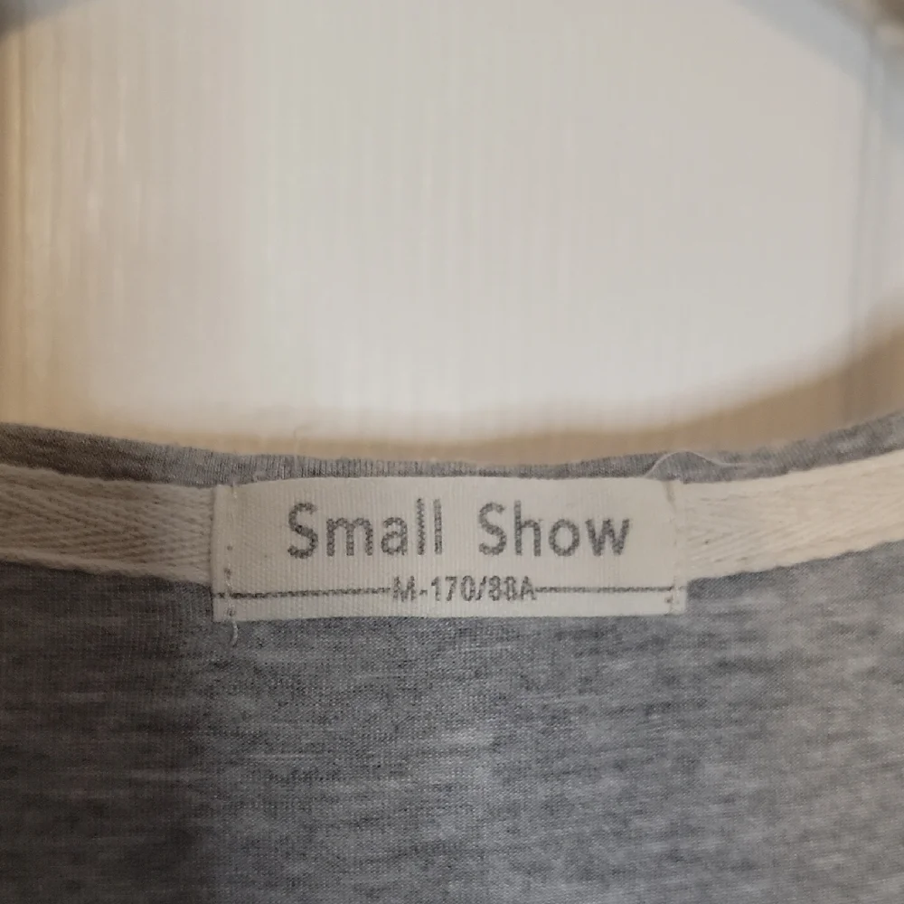 Small Show M Gray Nursing Tee - Picture 2 of 4